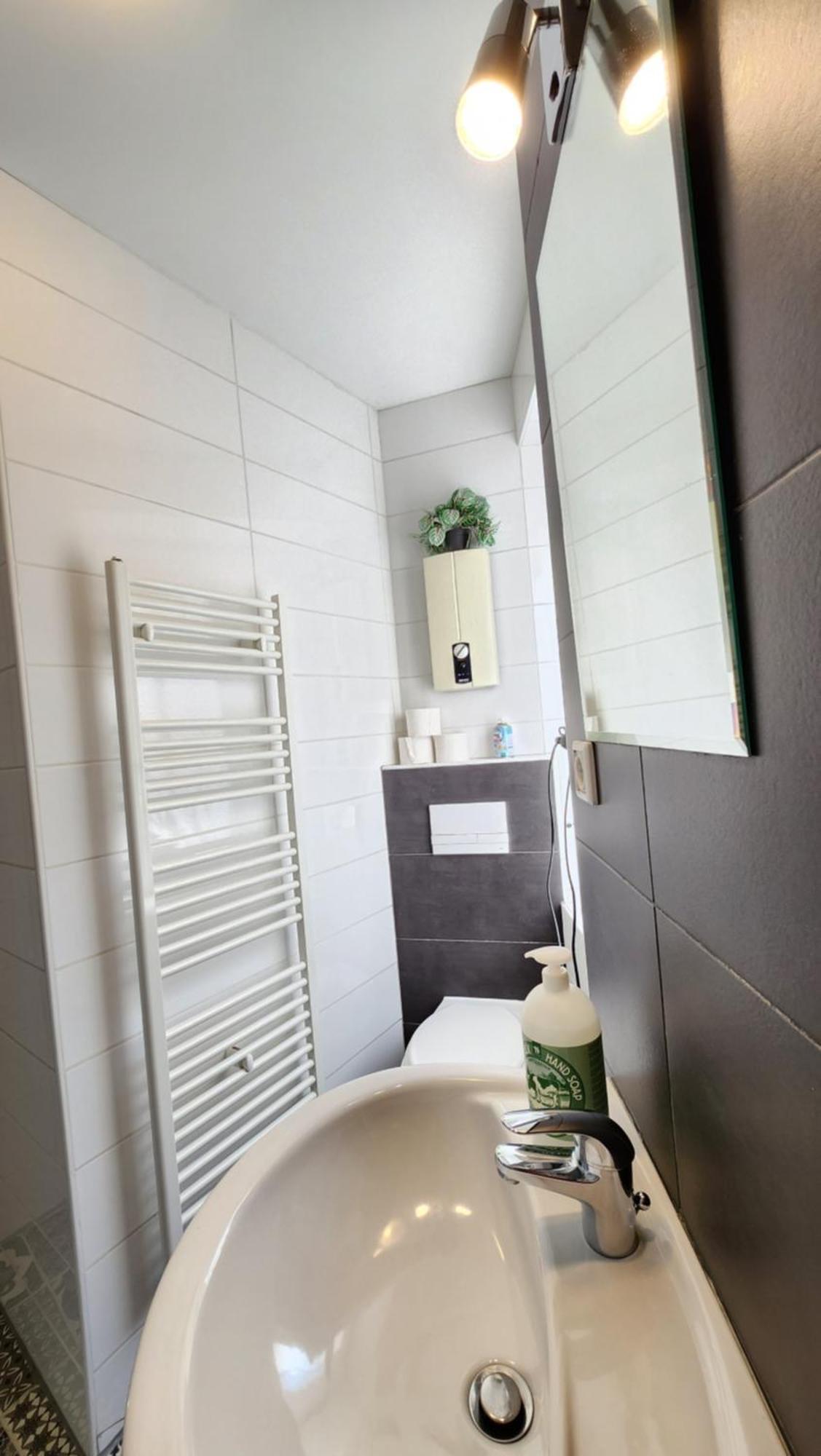Elena Flat Orchidee Duisburg Zentrum المظهر الخارجي الصورة